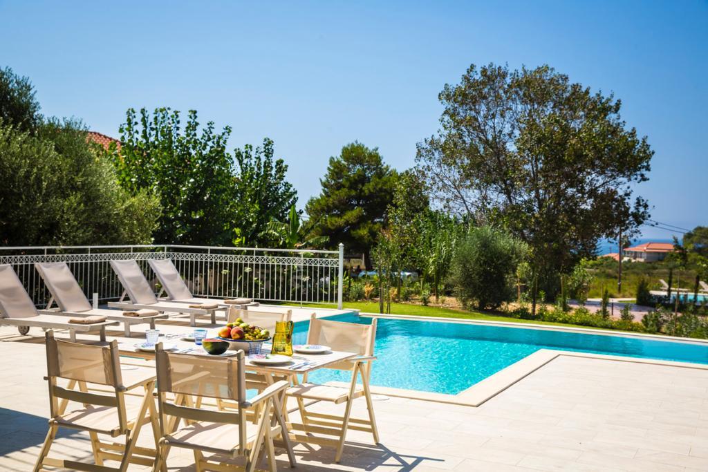 Afrodite Luxury Villa Свороната Екстериор снимка